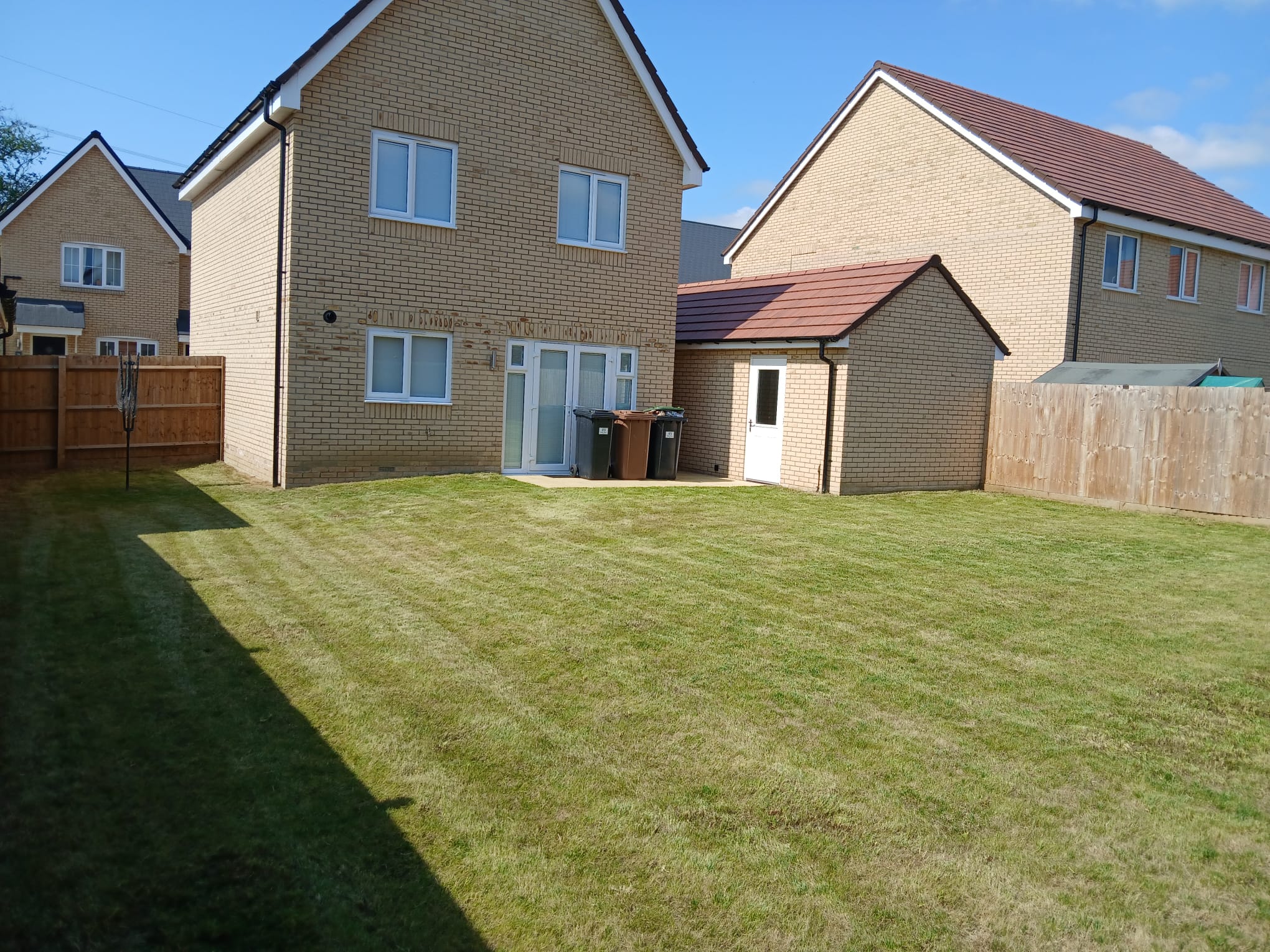 Seasonal garden tidy service